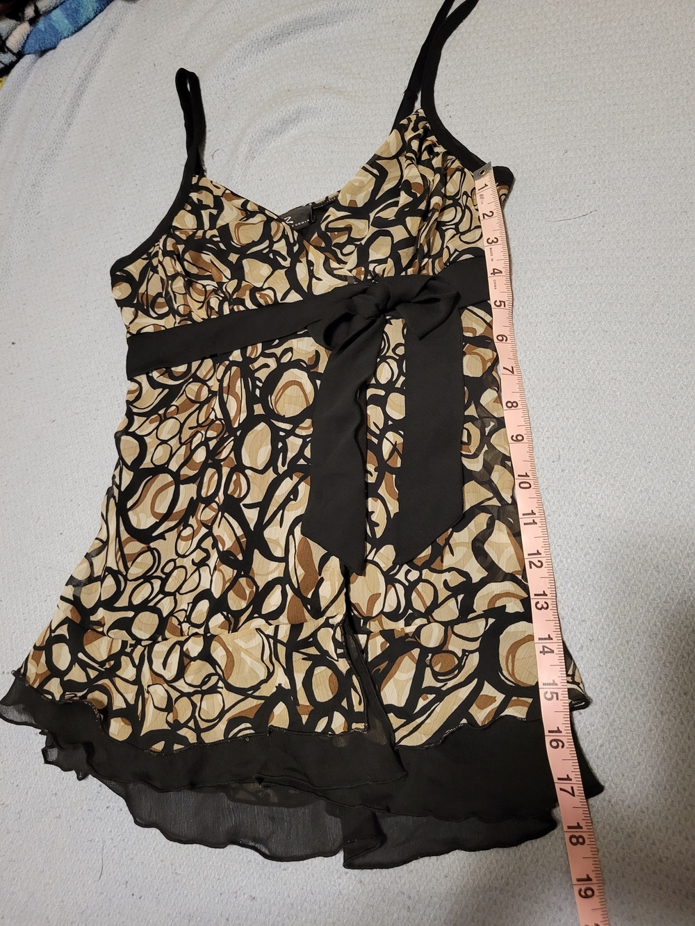 Byer California Beige/Brown/Black Abstract Print Flowy Top - Picture 4 of 9
